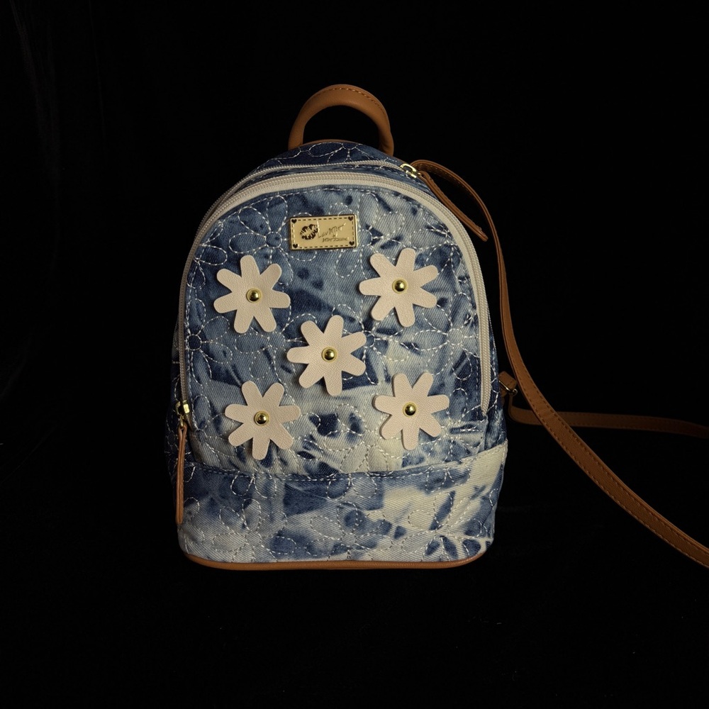 ✨ Betsey Johnson by Lulu Betsey Denim Daisy Mini Backpack ✨